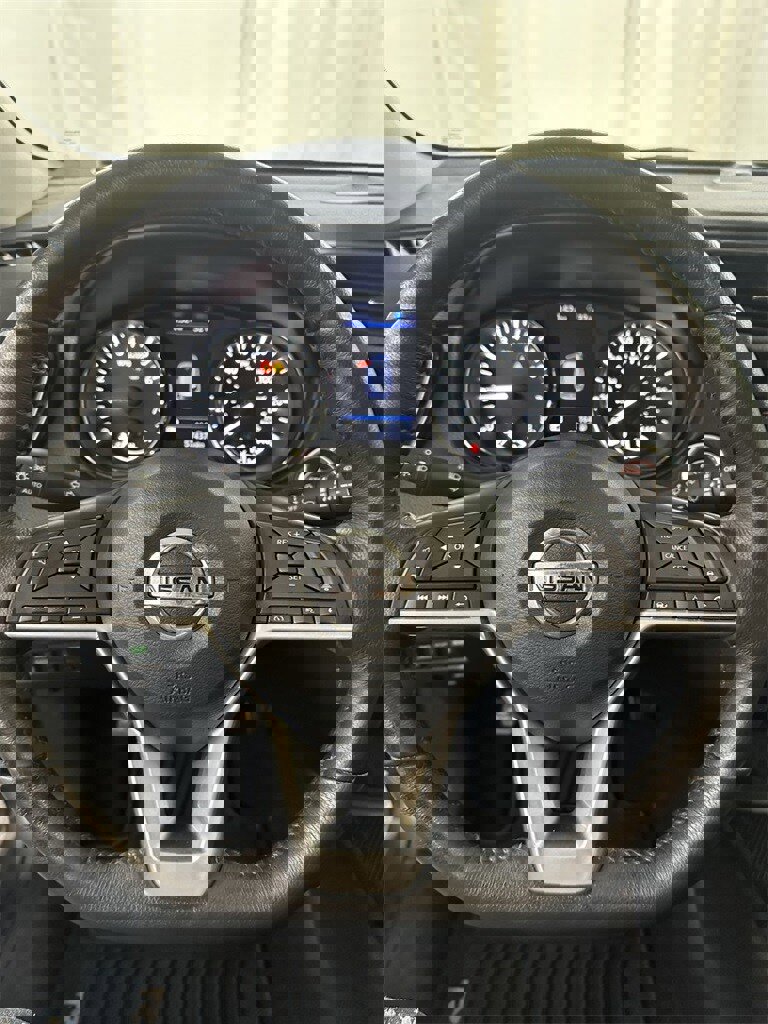 Used 2018 Nissan Rogue SV w/ Sun & Sound Touring Package image 16