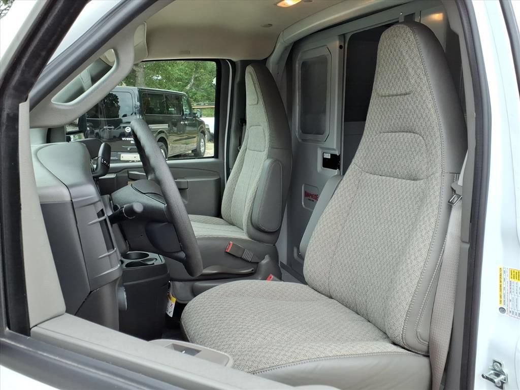 New 2025 Chevrolet Express 3500 w/ Power Convenience Package RWD image 15