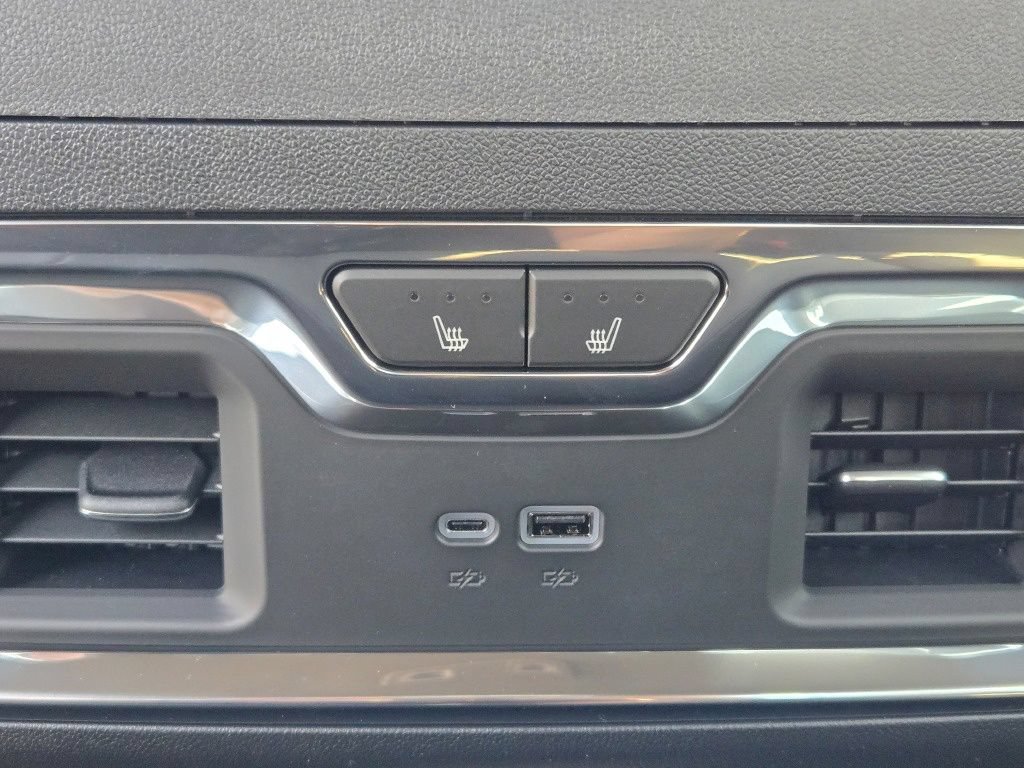 New 2026 Chevrolet Silverado 2500 LTZ w/ LTZ Plus Package AWD/4WD image 18