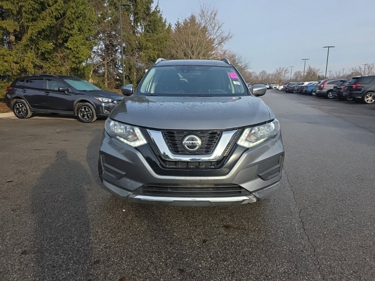 Used 2019 Nissan Rogue SV image 2