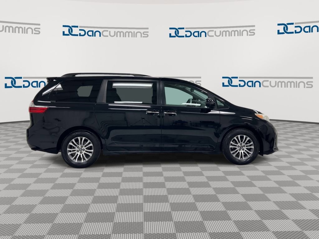 Used 2019 Toyota Sienna XLE image 9