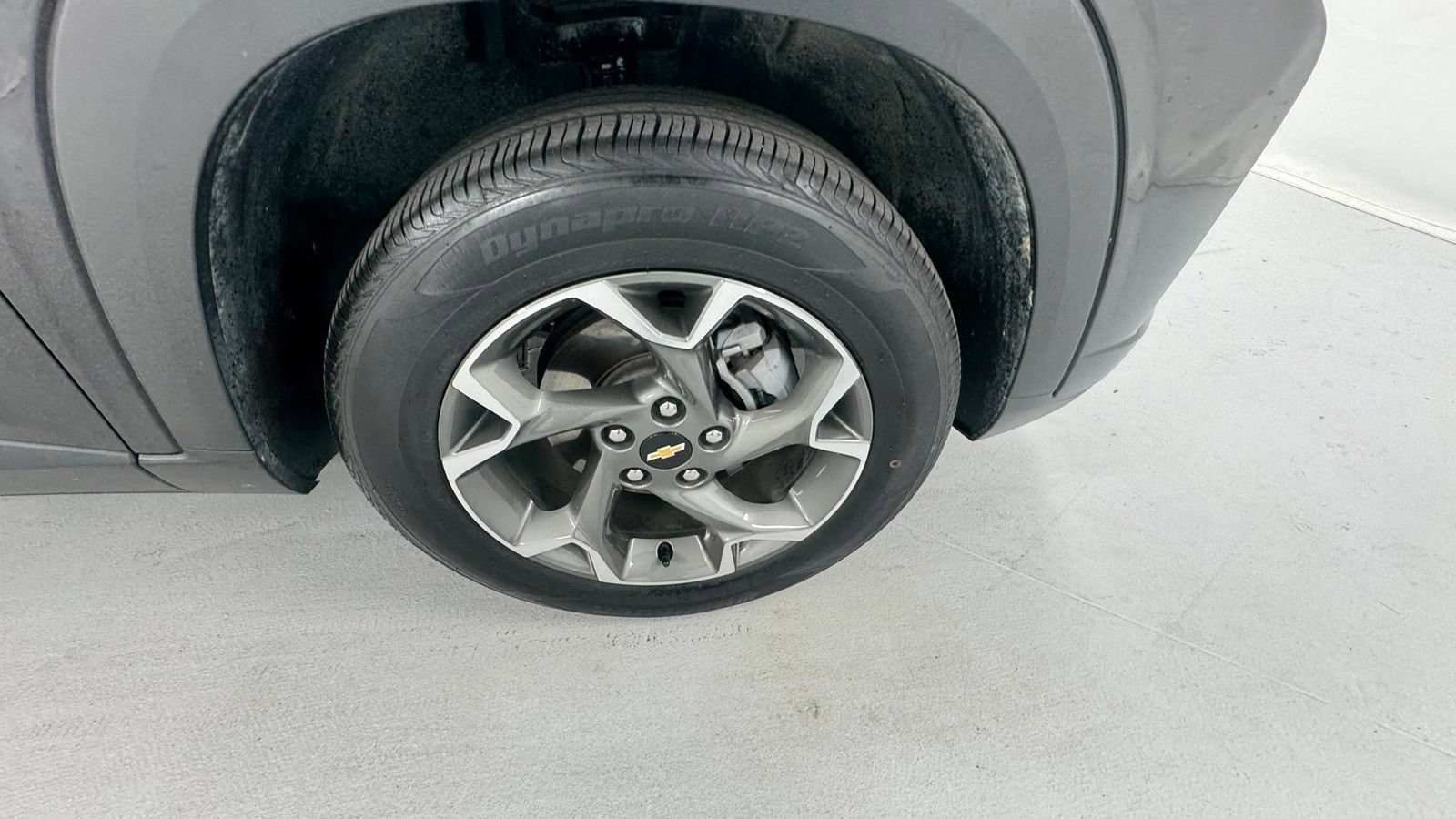 Used 2025 Chevrolet Trax LT w/ LT Convenience Package FWD image 9