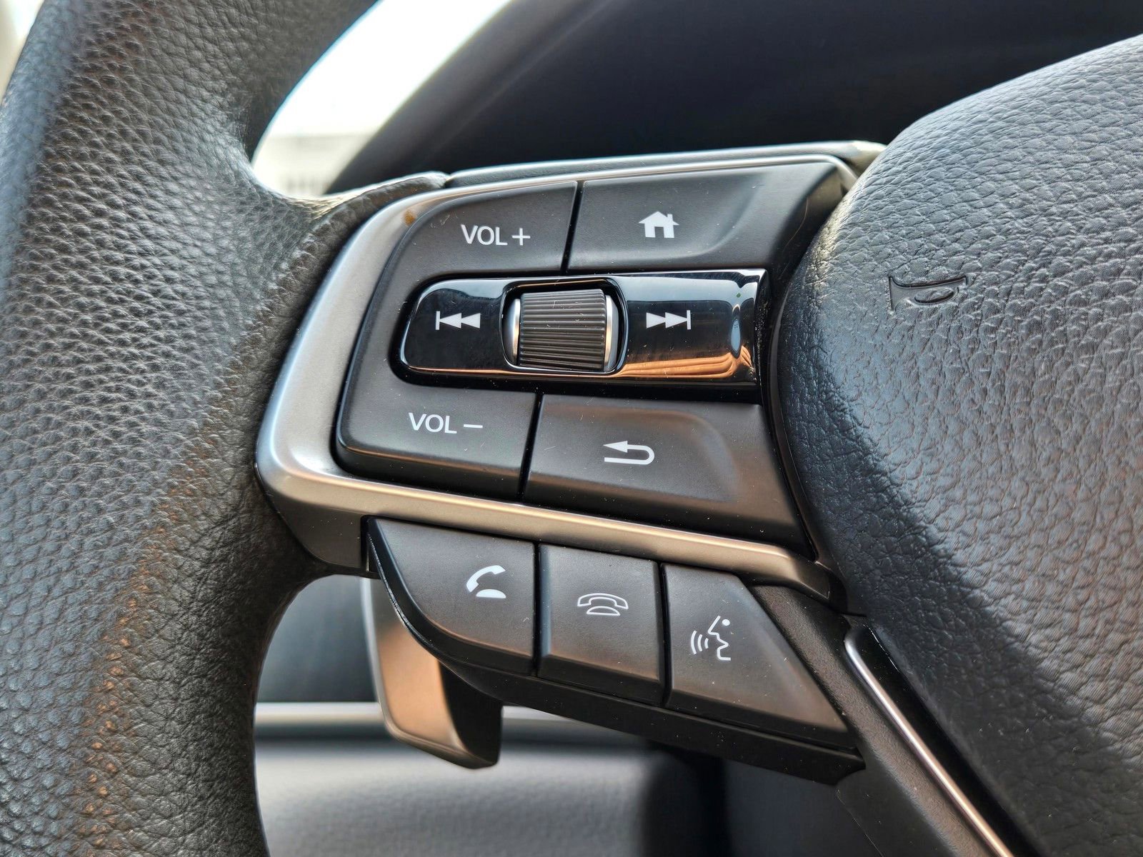 Used 2020 Honda Accord EX image 27