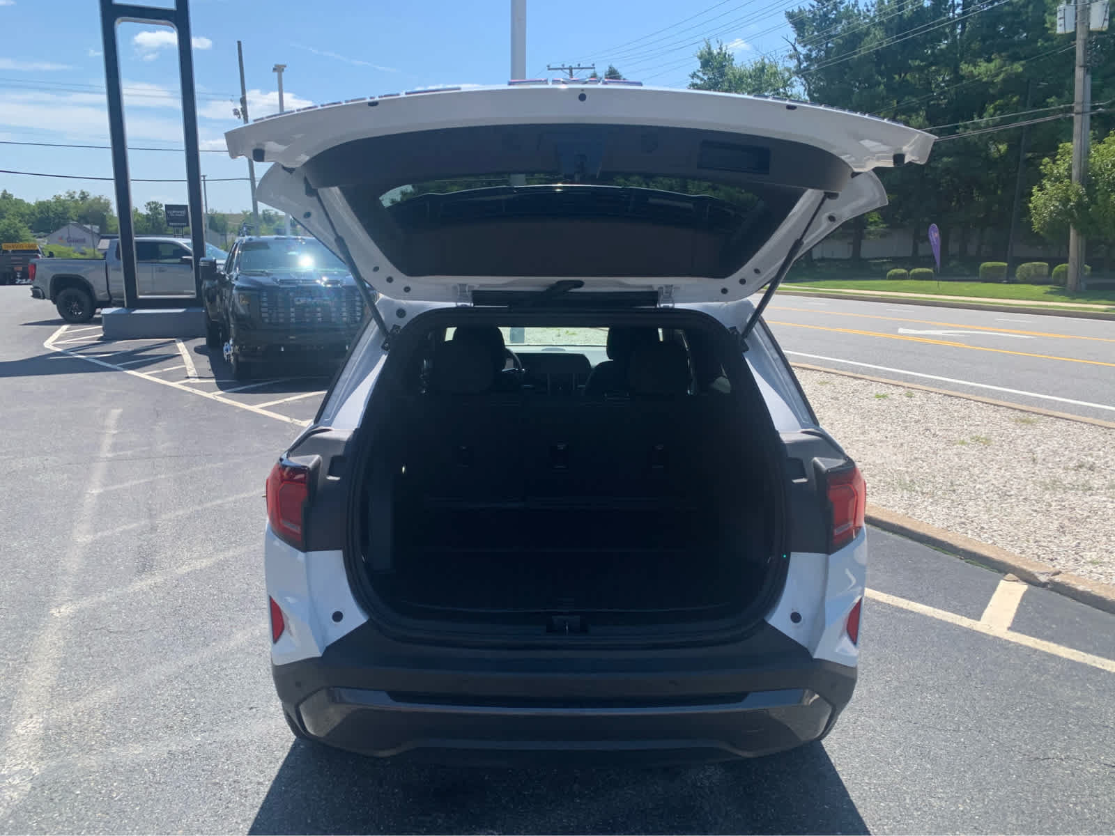 Used 2025 GMC Terrain Elevation AWD/4WD image 5