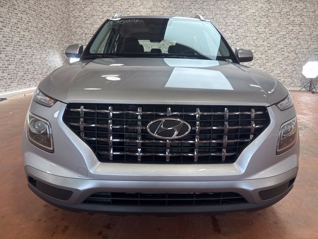 New 2026 Hyundai Venue SEL FWD image 2