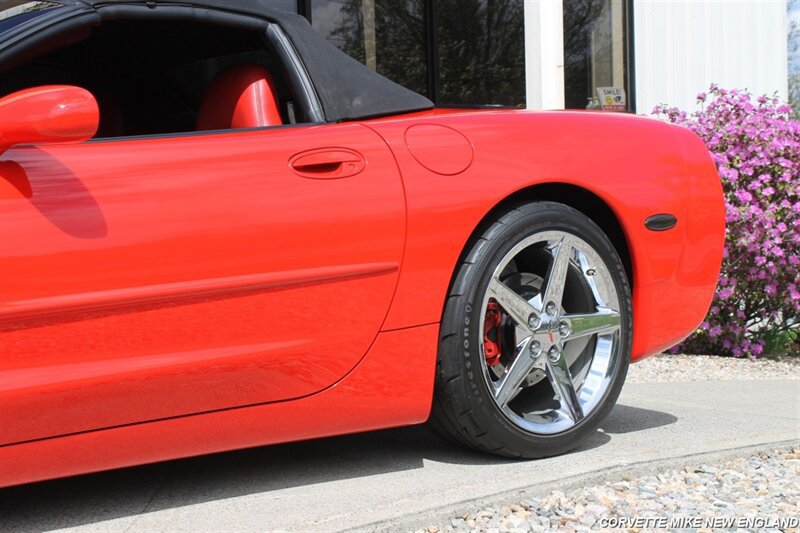 Used 2001 Chevrolet Corvette Coupe w/ Preferred Equipment Group2 RWD image 12