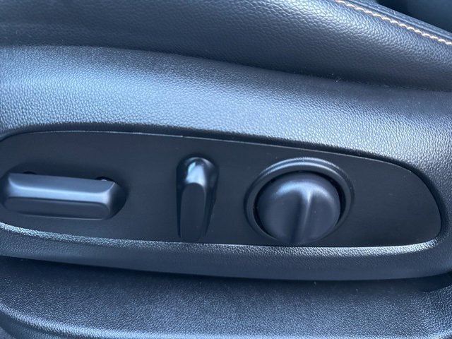 Used 2020 Chevrolet Equinox Premier image 11