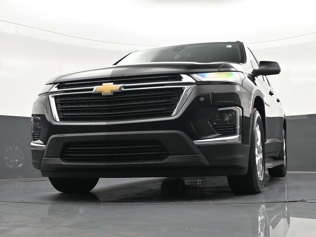 Used 2023 Chevrolet Traverse LS image 37