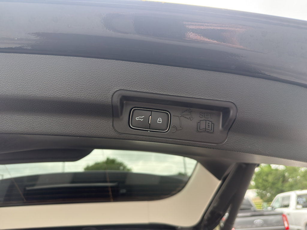 Certified 2025 Ford Explorer Active w/ Active Comfort Package AWD/4WD image 24