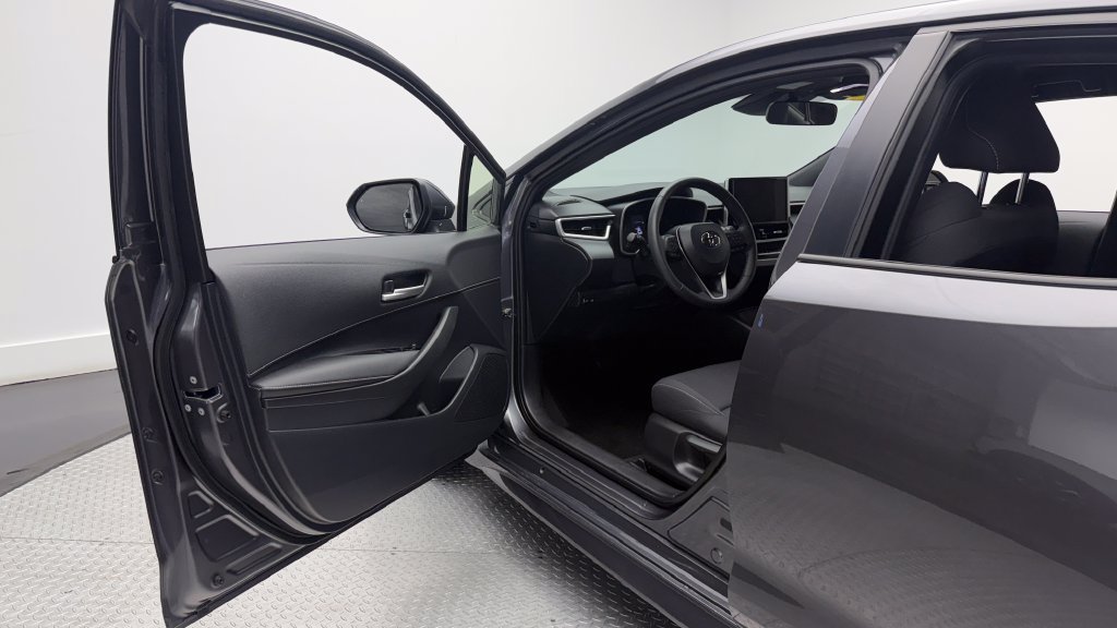 Certified 2025 Toyota Corolla SE FWD image 16