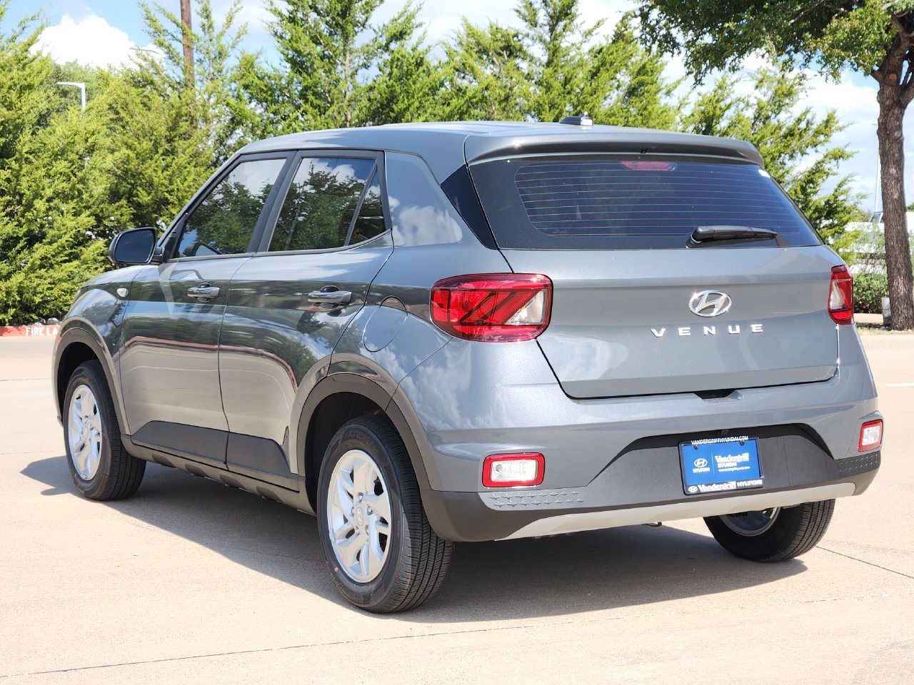 New 2026 Hyundai Venue SE FWD image 3