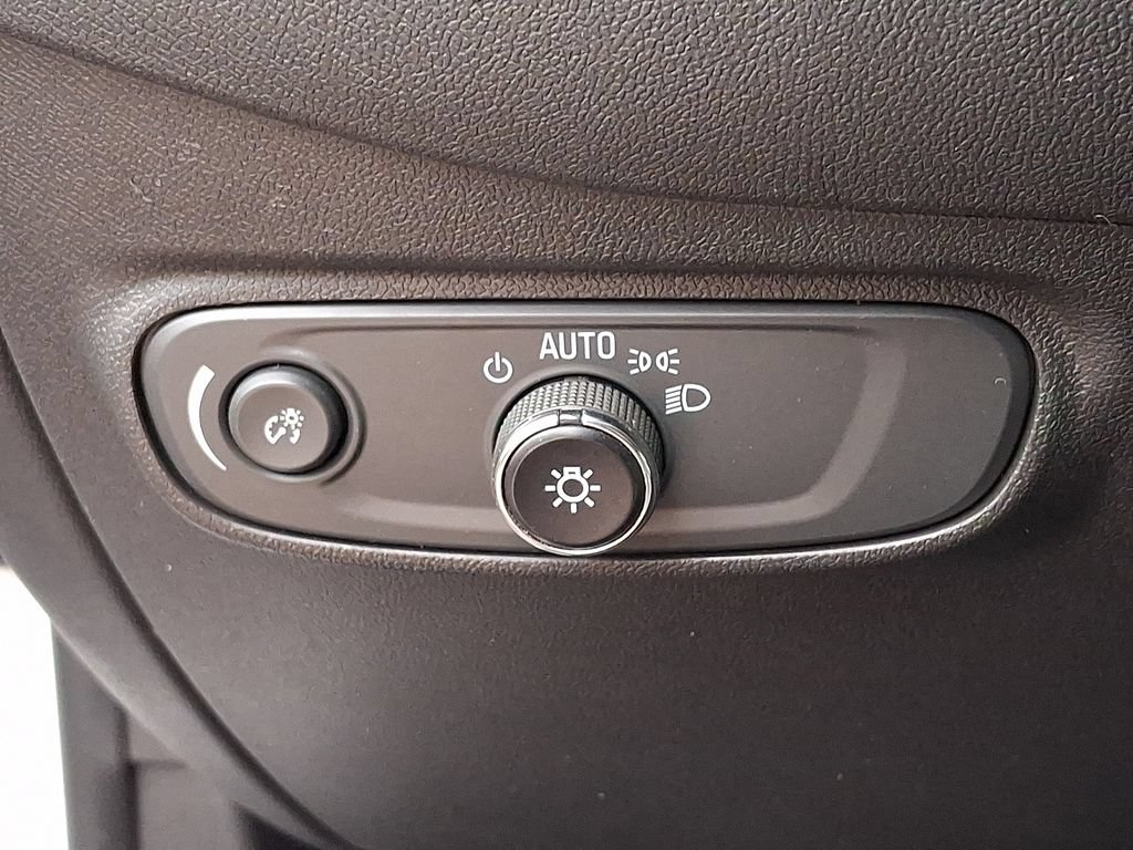 Certified 2023 Chevrolet Equinox LS FWD image 24
