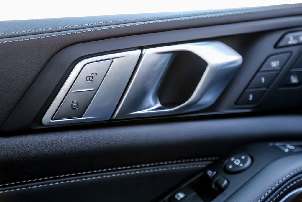 New 2026 BMW X7 M60i image 17