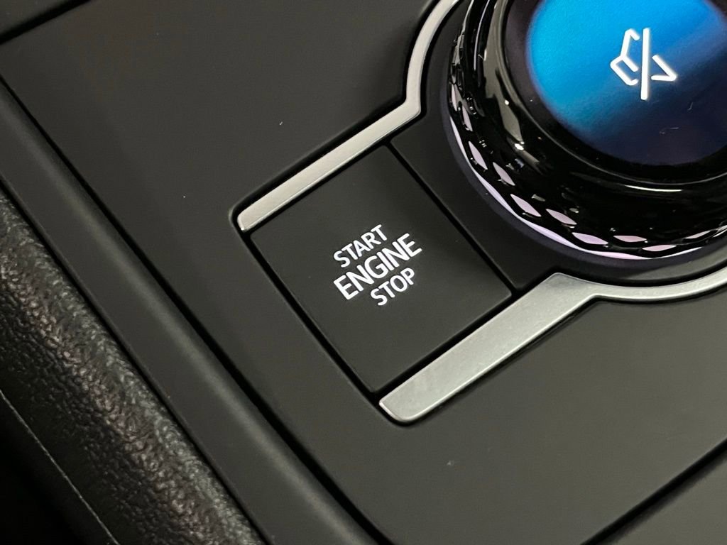 New 2025 Volkswagen Tiguan SE R-Line image 17