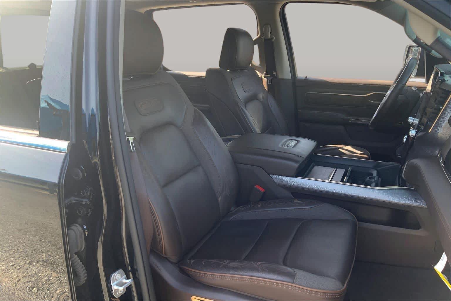 Used 2025 RAM 1500 Limited AWD/4WD image 9