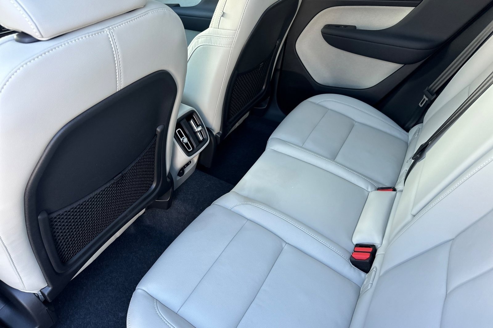New 2026 Volvo XC40 B5 Plus w/ Protection Package Premier image 4