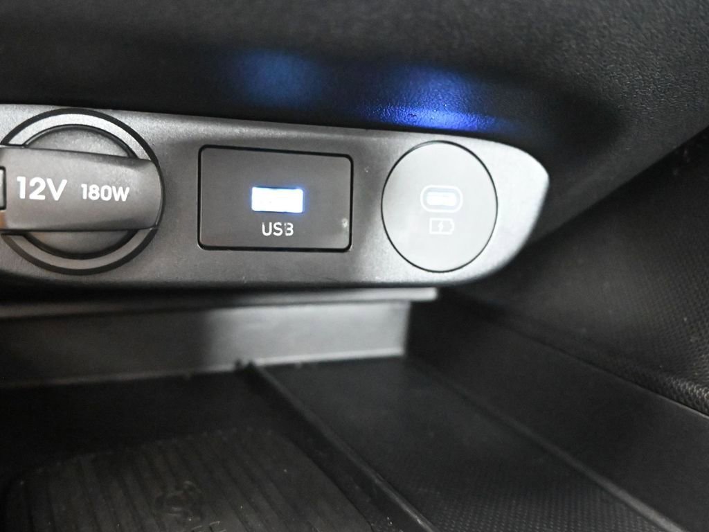 Used 2025 Hyundai Elantra Limited image 31