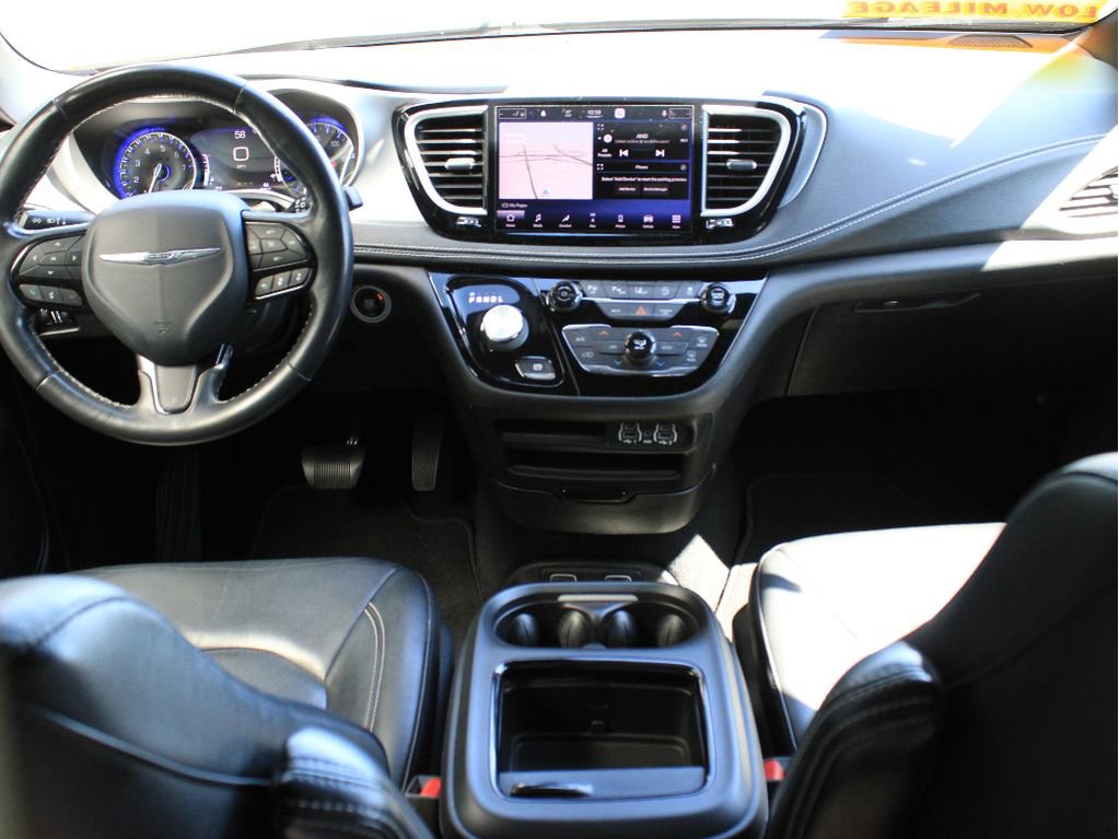 Used 2021 Chrysler Pacifica Touring-L w/ Premium & Safety Sphere Group AWD/4WD image 19