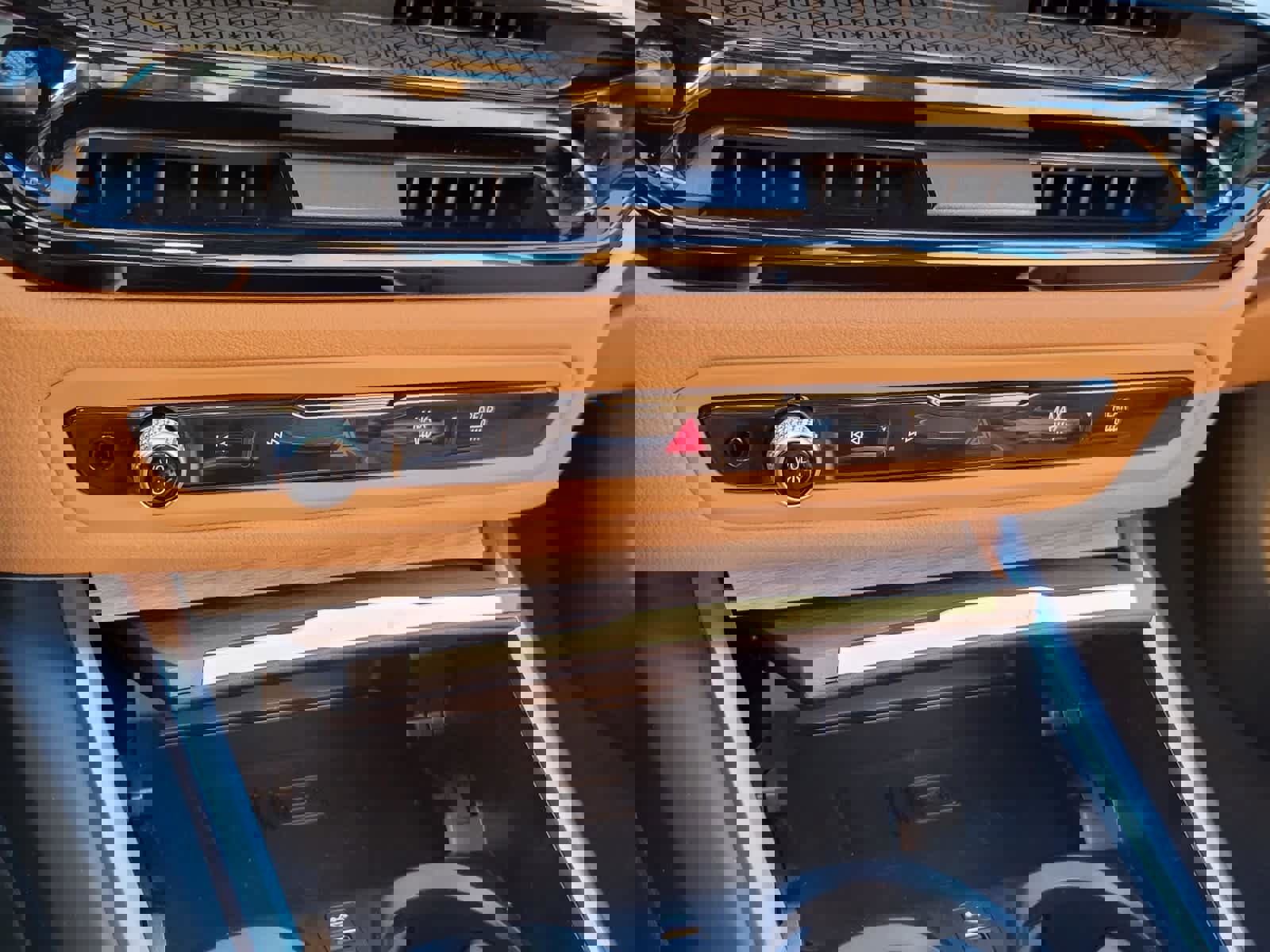 New 2025 BMW 330i 330i w/ M Sport Package image 8