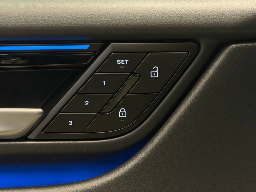 New 2025 Porsche Macan 4S Electric image 22