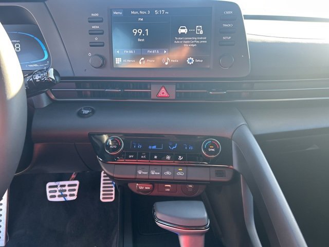 Used 2025 Hyundai Elantra Sport image 18