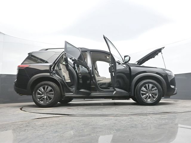 Used 2025 Nissan Pathfinder SV image 69