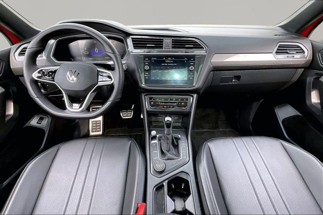 Used 2024 Volkswagen Tiguan SE R-Line image 7