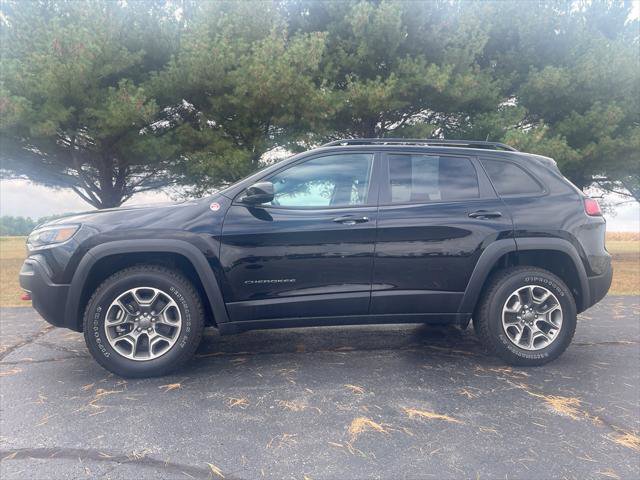 Certified 2022 Jeep Cherokee Trailhawk AWD/4WD image 1