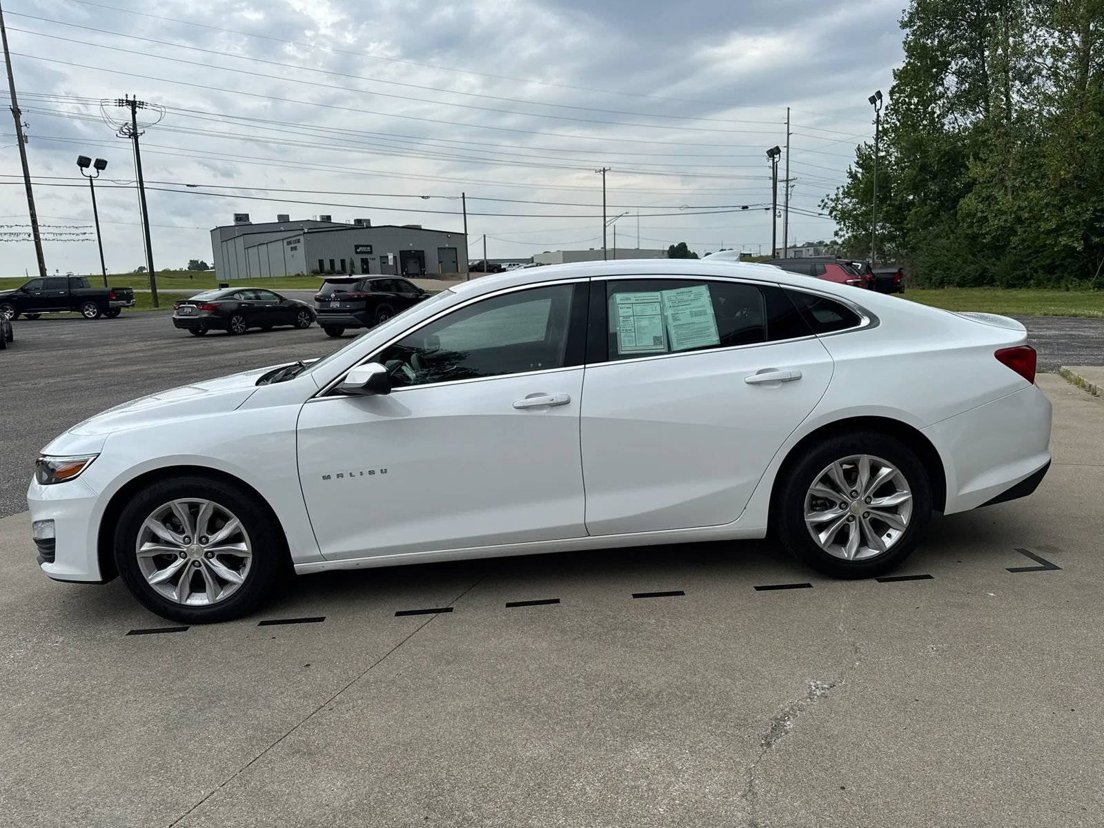 Used 2023 Chevrolet Malibu LT w/ Driver Confidence Package FWD image 4