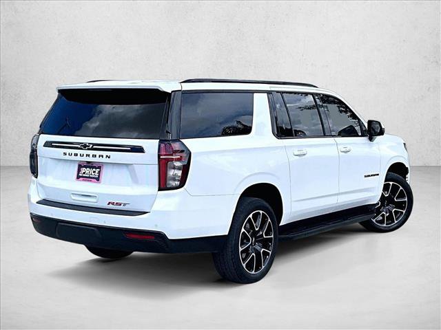 Used 2024 Chevrolet Suburban RST w/ Luxury Package RWD image 2