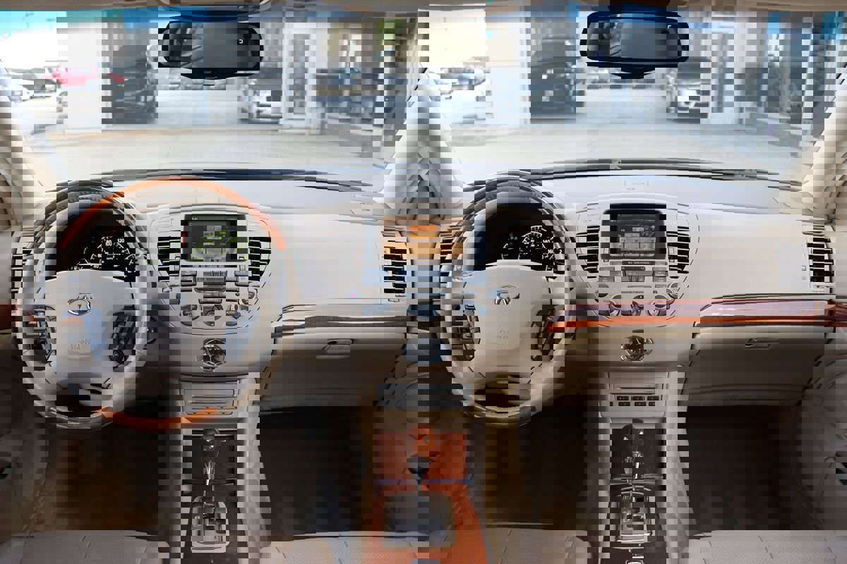 Used 2004 INFINITI Q45 Premium image 16