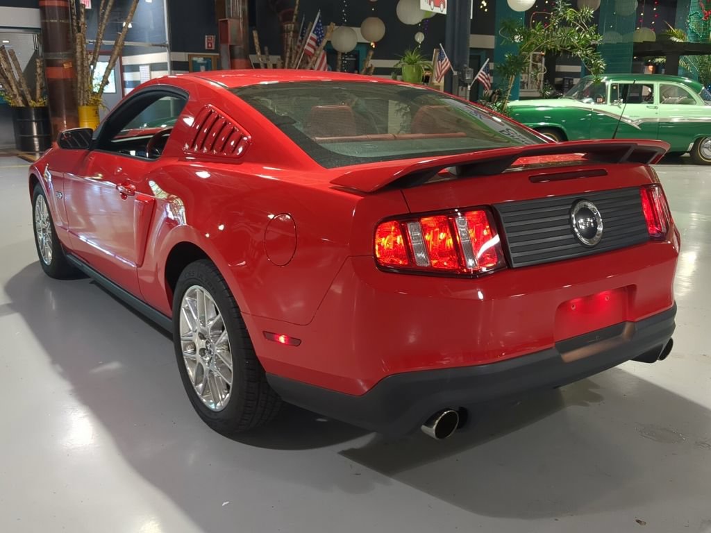 Used 2012 Ford Mustang GT Premium w/ GT Coupe Accessory Pkg 5 RWD image 11