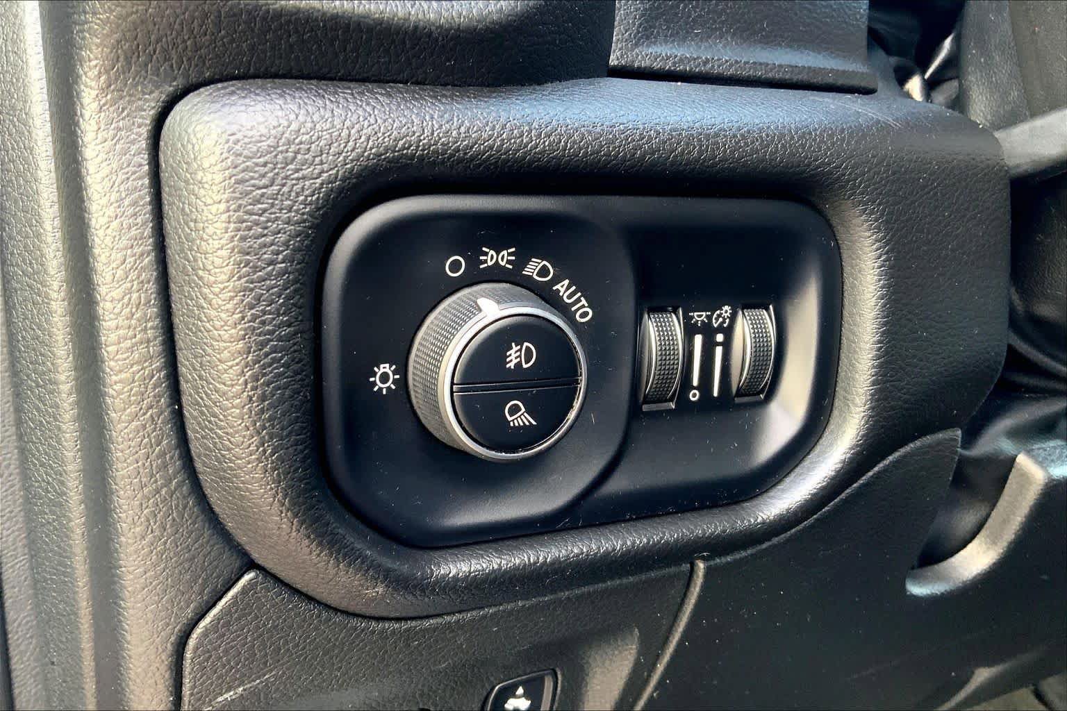 Used 2023 RAM 1500 Laramie AWD/4WD image 29
