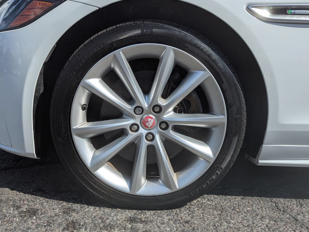 Used 2016 Jaguar XF R-Sport AWD/4WD image 56