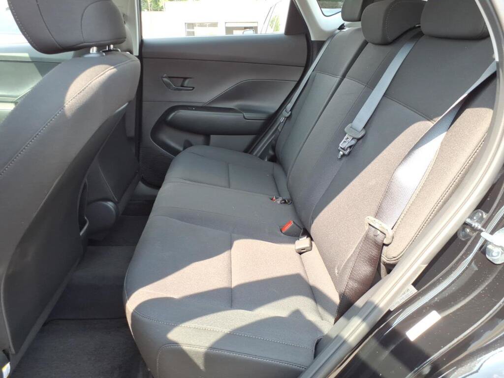 New 2027 Hyundai Kona SE AWD/4WD image 6