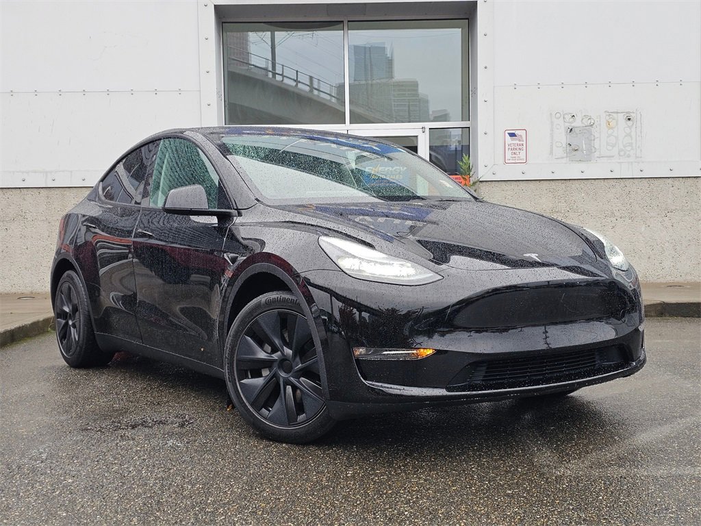 Used 2025 Tesla Model Y Long Range image 2