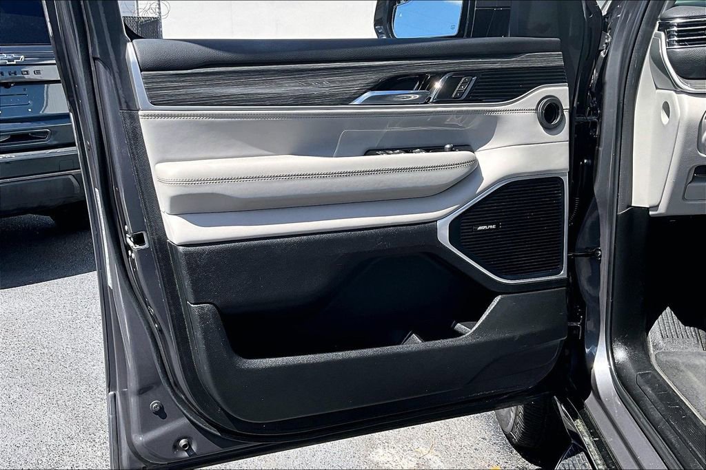 Used 2022 Jeep Wagoneer Series III w/ Flexible Seating Group RWD image 20