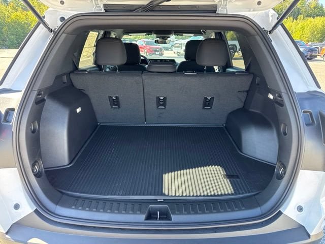 New 2027 GMC Terrain Elevation w/ LPO, Floor Liner Package AWD/4WD image 5