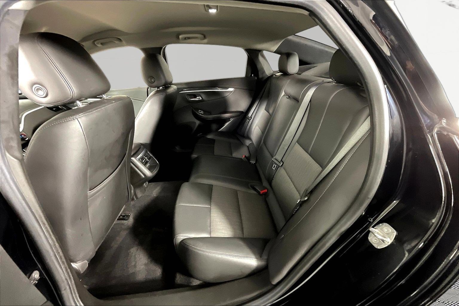 Used 2019 Chevrolet Impala LT FWD image 22