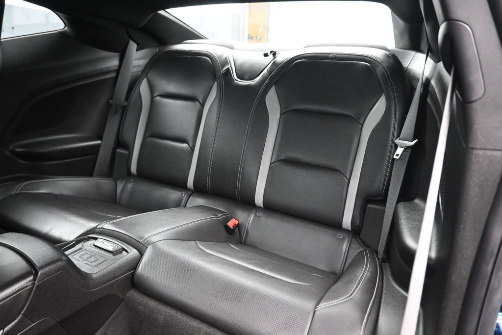 Used 2018 Chevrolet Camaro SS RWD image 32