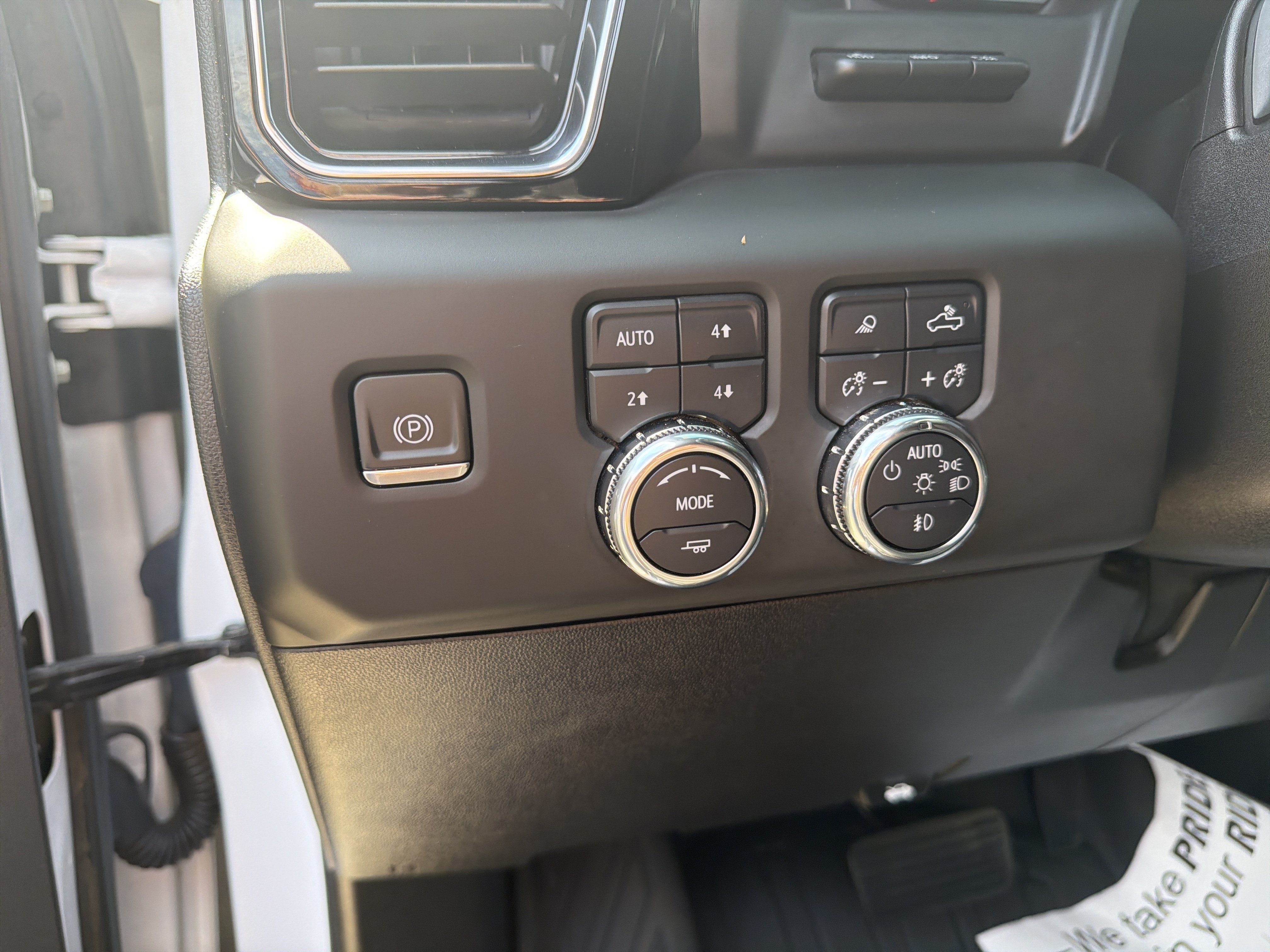 Used 2024 GMC Sierra 2500 Denali w/ Denali Reserve Package AWD/4WD image 14