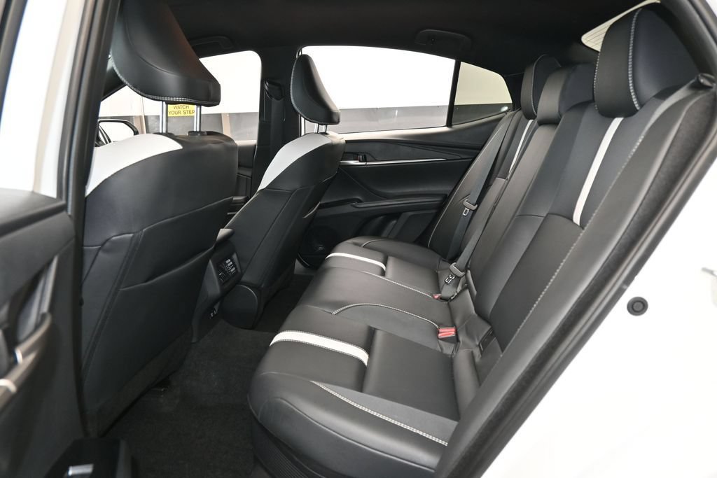 Used 2026 Toyota Camry SE FWD image 33