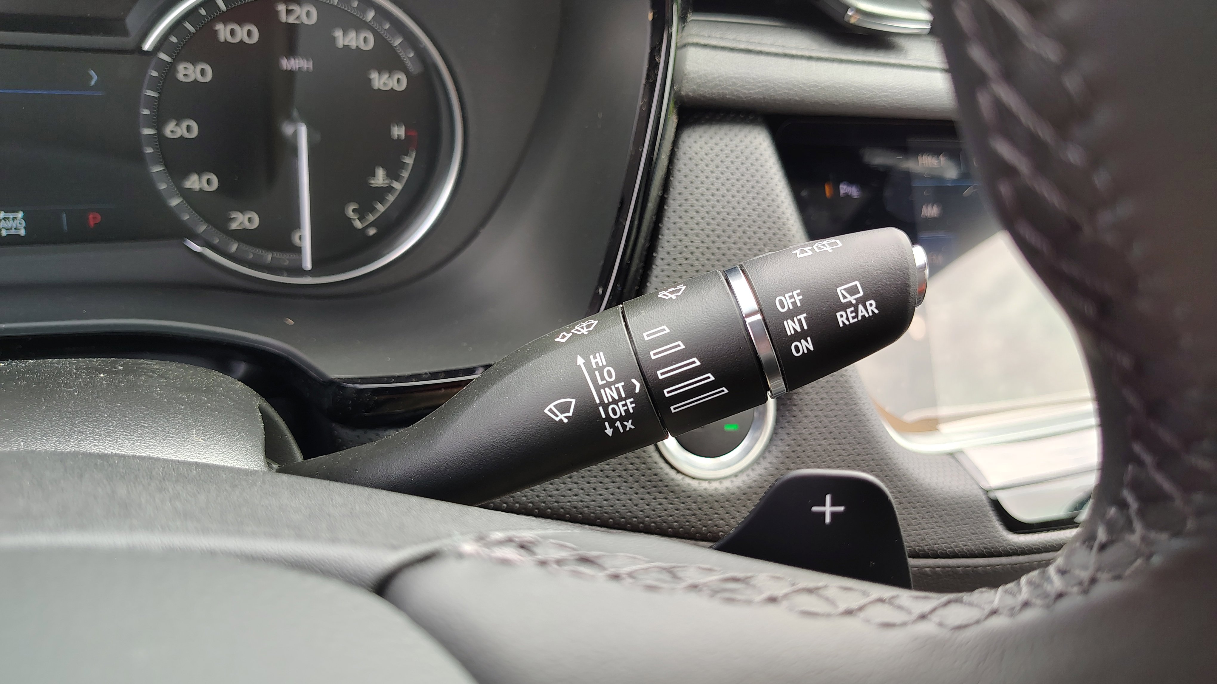 New 2025 Cadillac XT6 Luxury image 23