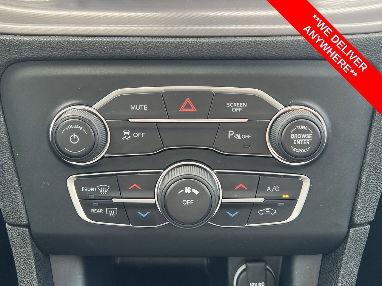 Used 2023 Dodge Charger SXT image 4