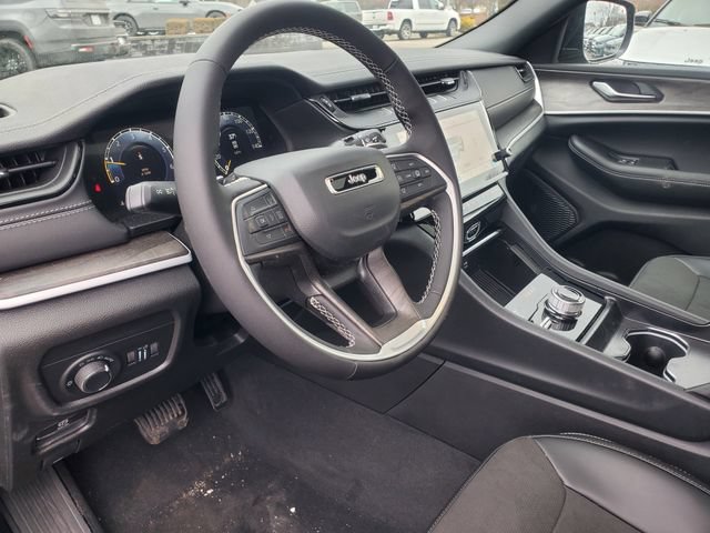 New 2026 Jeep Grand Cherokee Altitude AWD/4WD image 11