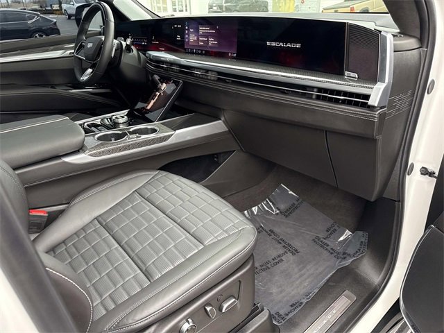 Certified 2025 Cadillac Escalade ESV V image 15