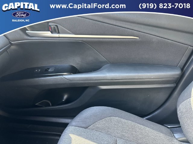 Used 2025 Toyota Camry LE FWD image 28