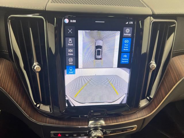 Used 2024 Volvo XC60 B5 Ultimate w/ Protection Package Premier AWD/4WD image 19