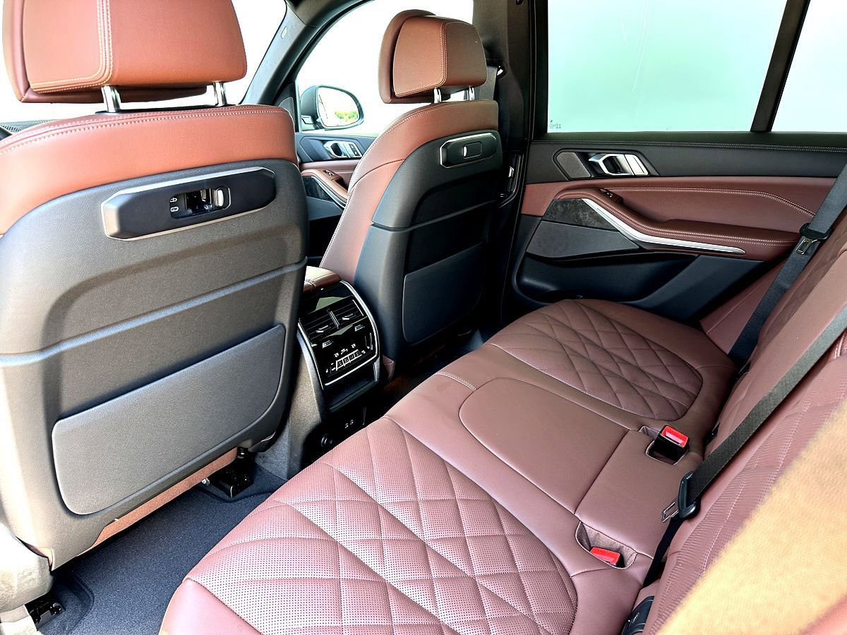 New 2026 BMW X5 xDrive40i w/ Climate Comfort Package image 16
