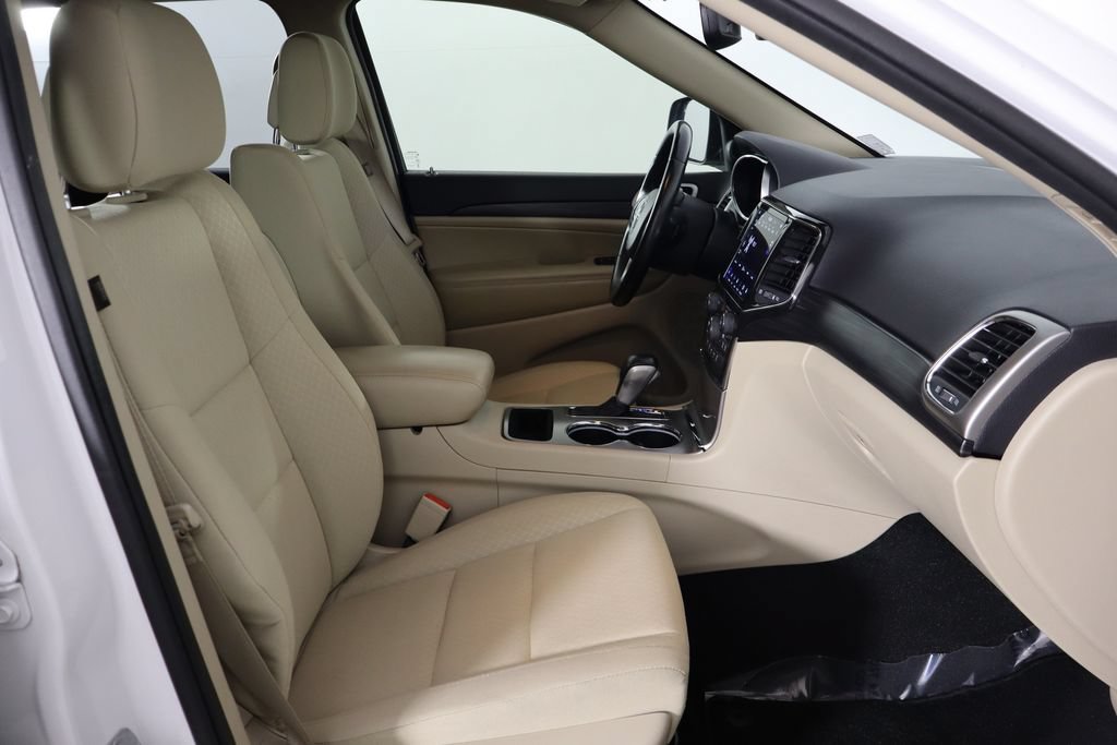 Used 2022 Jeep Grand Cherokee Laredo E RWD image 18
